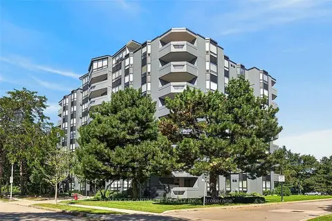 6 Village Green Boulevard 202