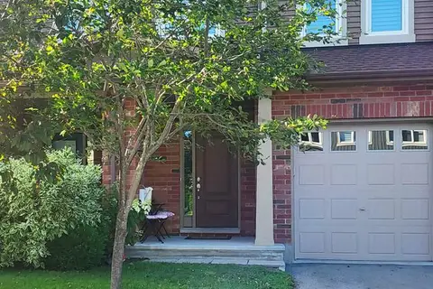 308 Fergus Crescent