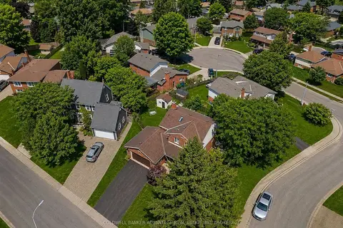 28 Dixon Crescent