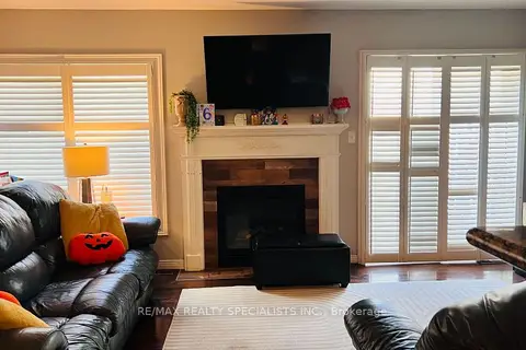 12 Mckibbon Avenue