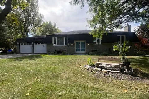 15 Booth Street E