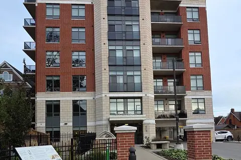 399 Queen Street S 302