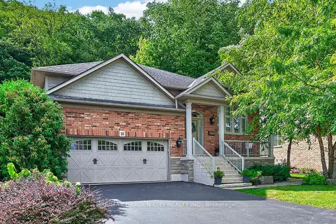 18 HEATHCOTE Court