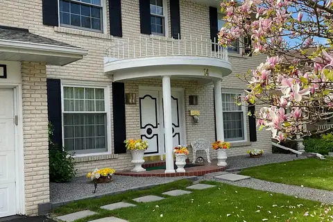 14 Robinhood Drive