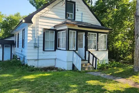 24 Victoria Street E