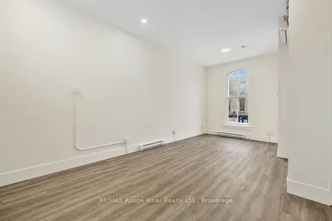 29a King Street W 203