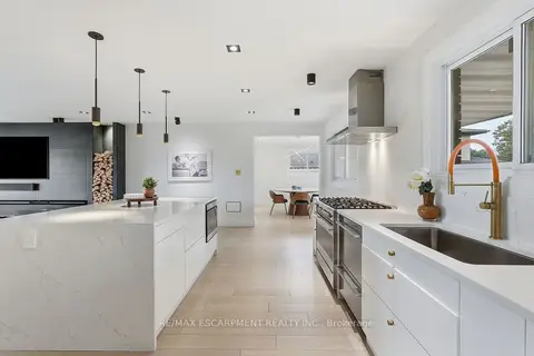 9 Donlea Drive