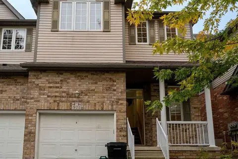971 Creekside Drive