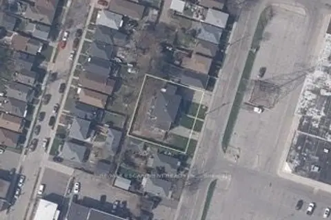 335 Strathearne Avenue