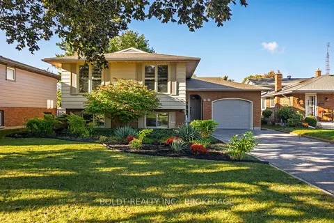 12 Bayshore Crescent