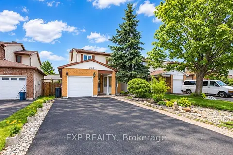 1237 Cedarcroft Crescent