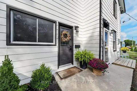 637 Collins Bay Road