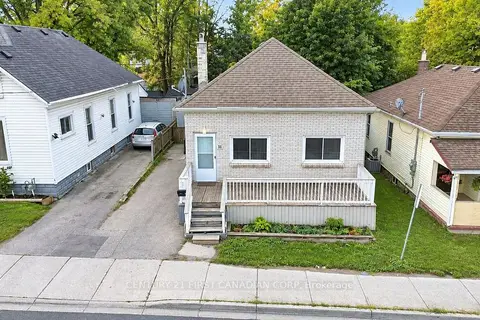 31 Adelaide Street S MAIN