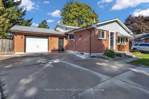 27 TOULON Crescent