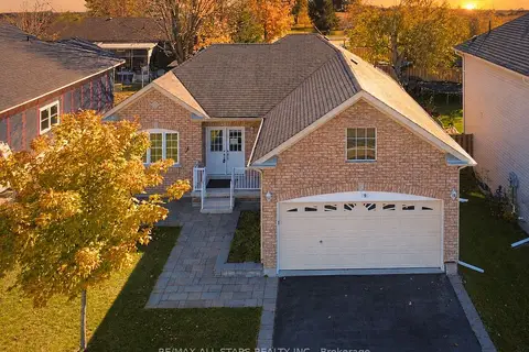 9 Maple Avenue E