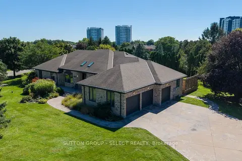 768 Franklinway Crescent