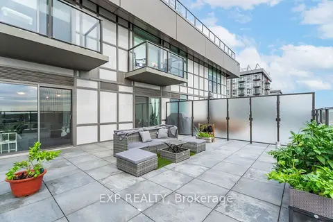 450 Dundas Street East Street 711