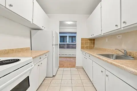 325A James Street S 309