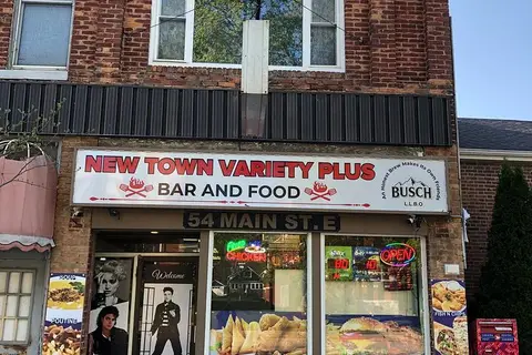 54 Main Street E